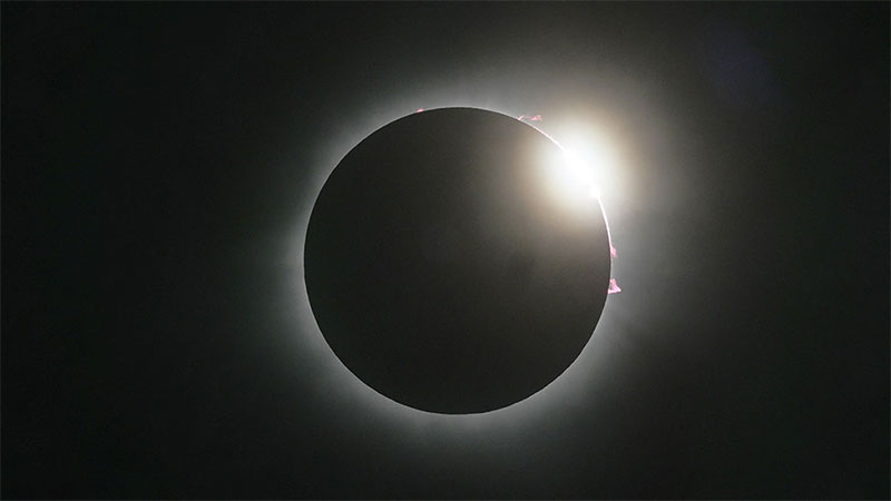 Eclipse 2026 London solar eclipse at maximum